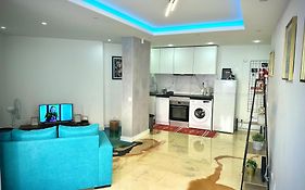 Sea View Apartment & 4 Minutes Walk To The Beach